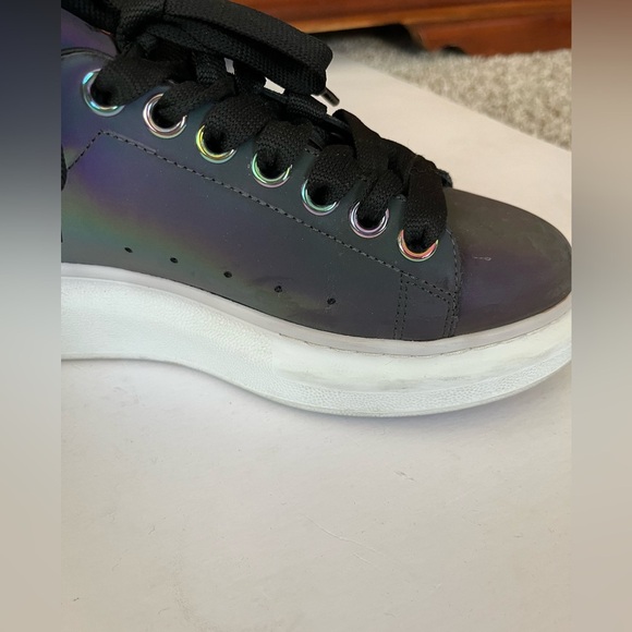 Alexander McQueen Oversized Sneakers in Gray Iridescent Women’s Size 38.5/8.5 - Picture 16 of 16